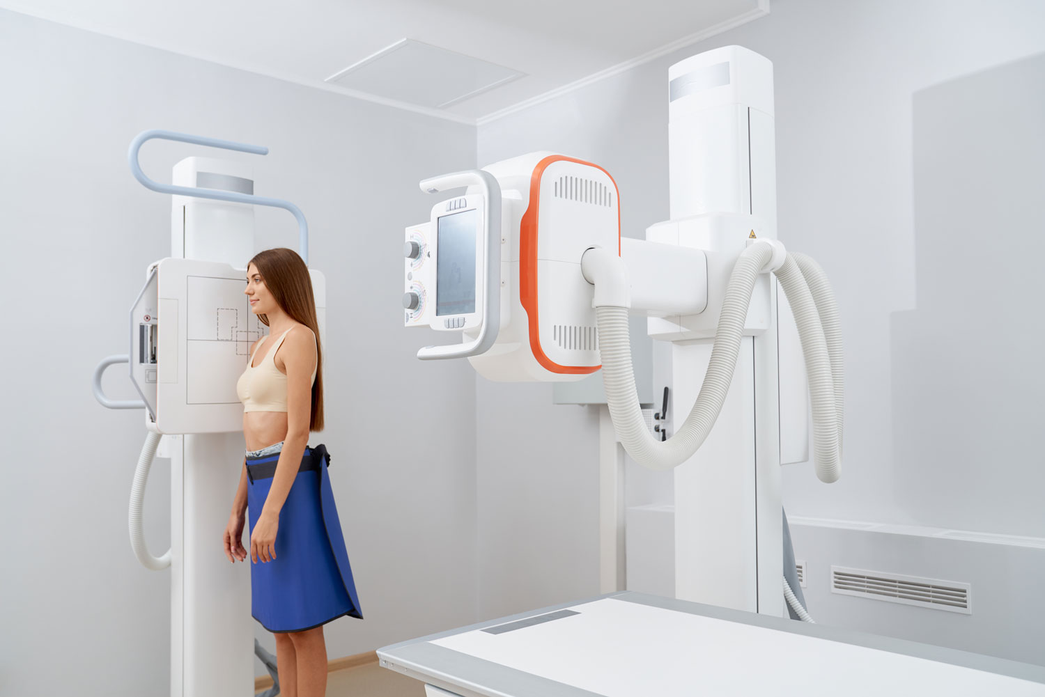 k_brunette-scanning-chest-and-stomach-in-cabinet-of-2023-11-27-05-32-24-utc